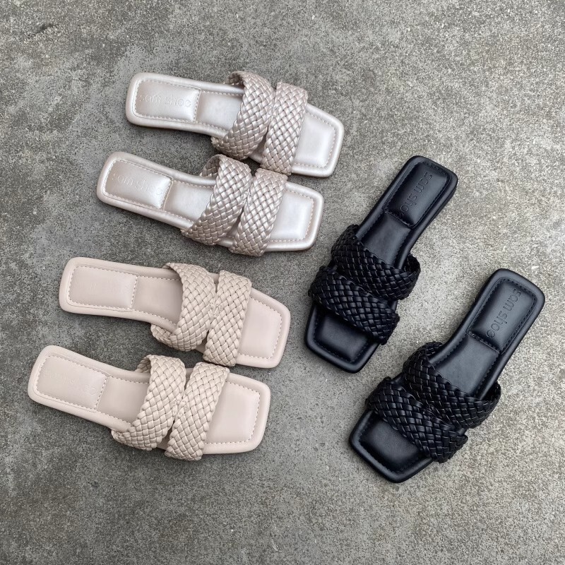 Foreign Trade French Style Woven Slippers Women's Fashionable New Summer Outer Wear Flat Bottom Trawl Popular All-match Sandals Trend