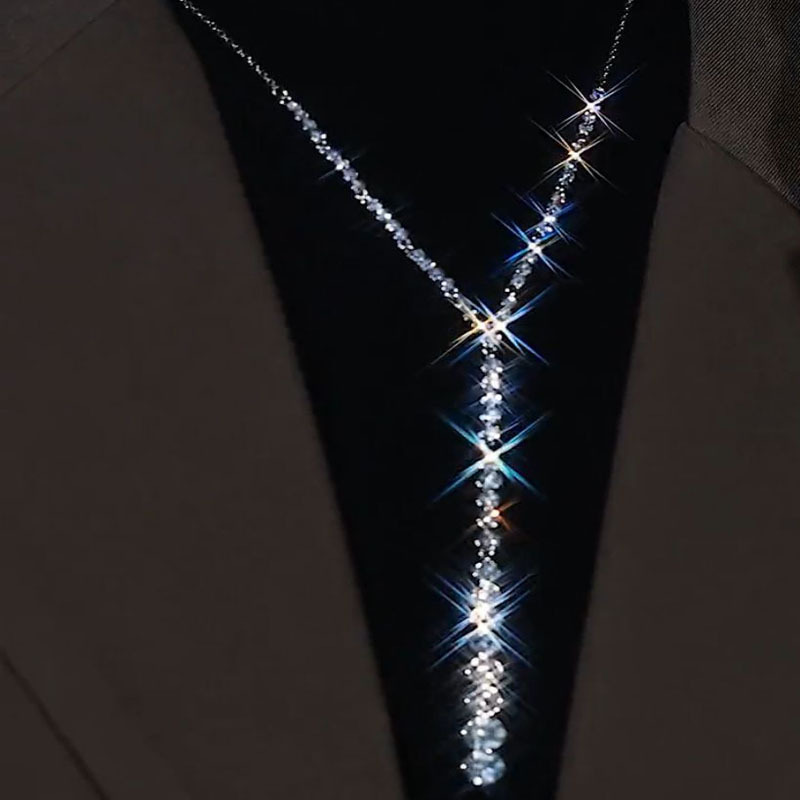 Niche designer elegant Super Flash sweater chain autumn and winter high-end long tassel accessories light luxury necklace women Niche designer elegant Super Flash sweater chain autumn and winter high-end long tassel accessories light luxury necklace women