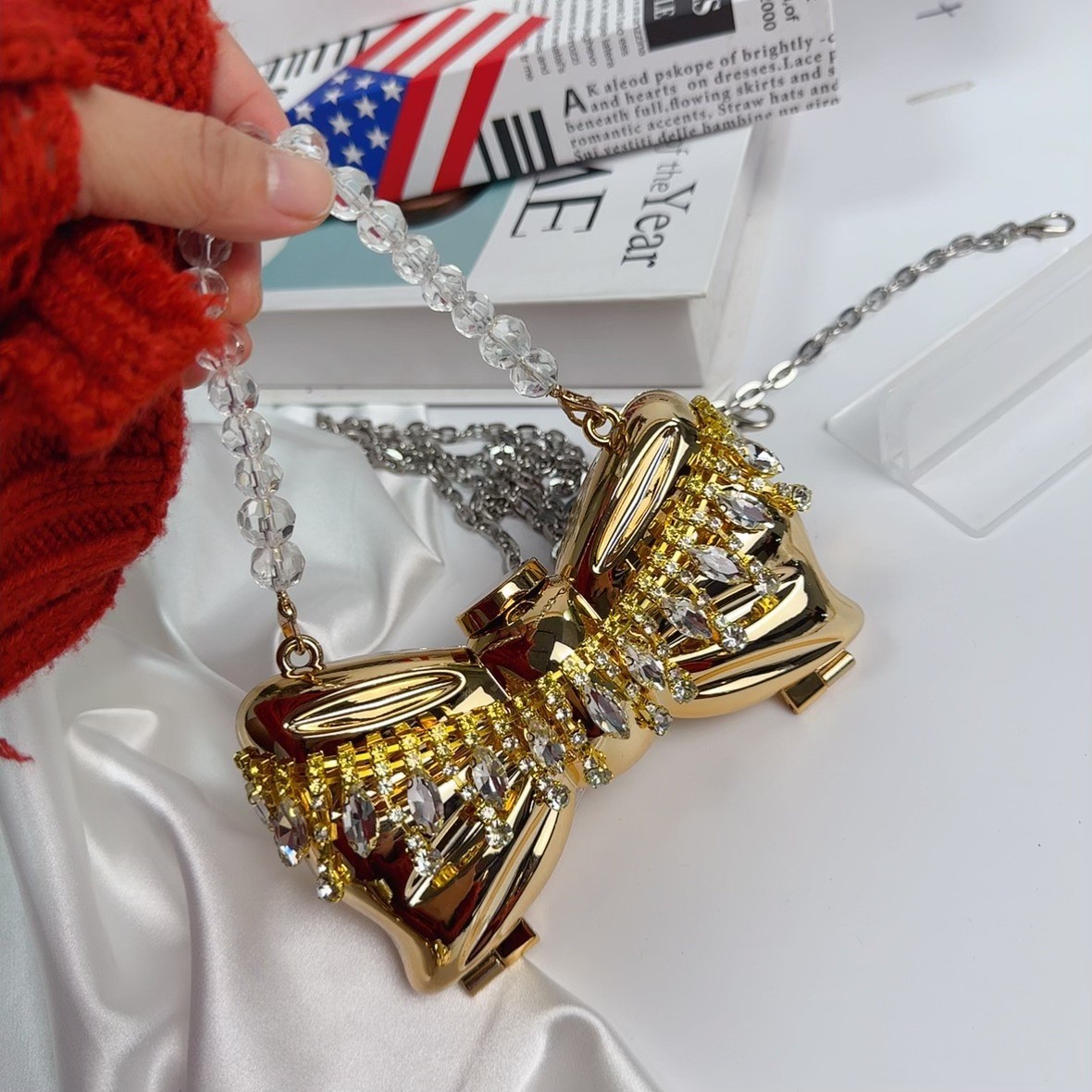 Nuevo mini bolso de cena con diamantes brillantes bolso de arco acrílico estilo de moda lápiz labial de hombro de mujer bolso de noche