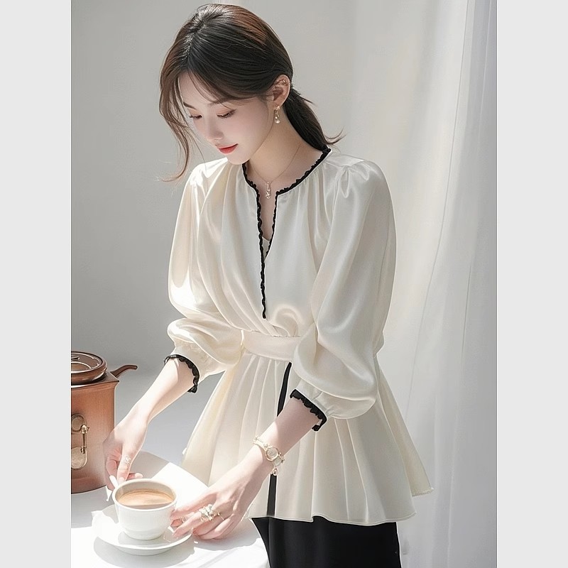 2025 春夏新作ユニークで超見栄えの良い気質トップスハイエンドの小さな香りの女性用多用途ホワイトサテンシャツ|undefined