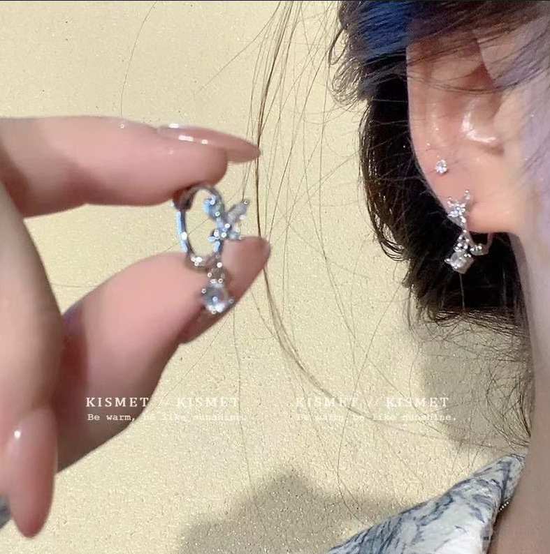 Super sparkling micro-paved zircon butterfly earrings, a trendy and exclusive design for women, featuring a delicate and luxurious style, and versatile French-style earrings