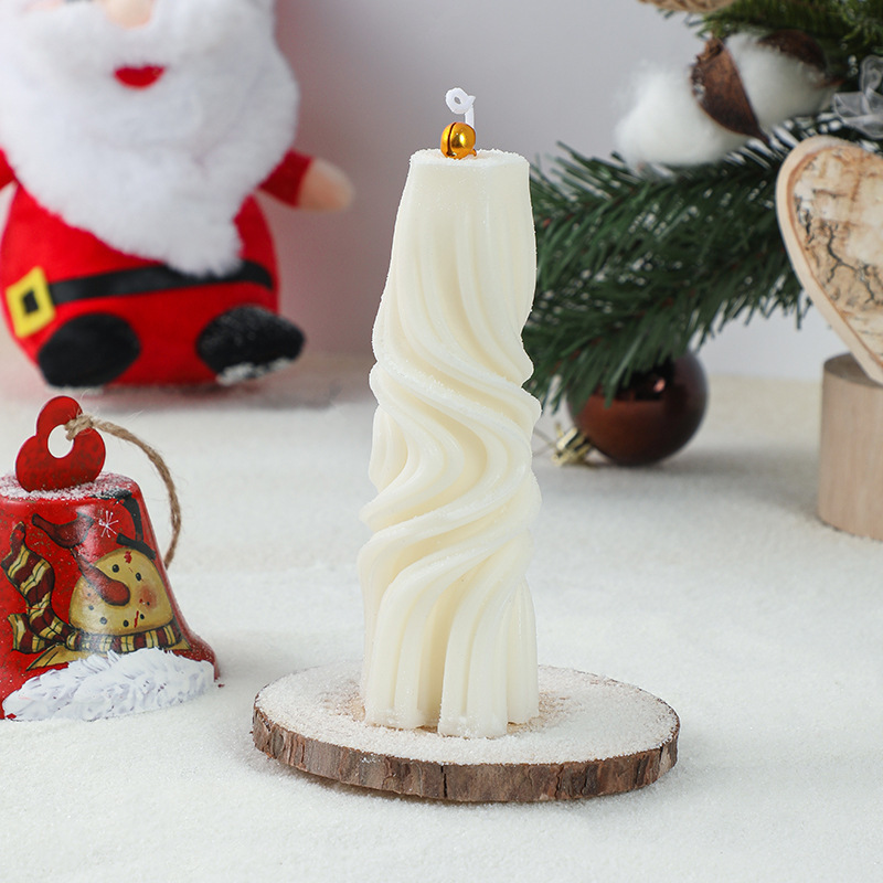 クリスマスのお土産クリスマスツリーの形の幾何学的なアロマキャンドルcandleクリスマスの雰囲気装飾品卸売り|undefined