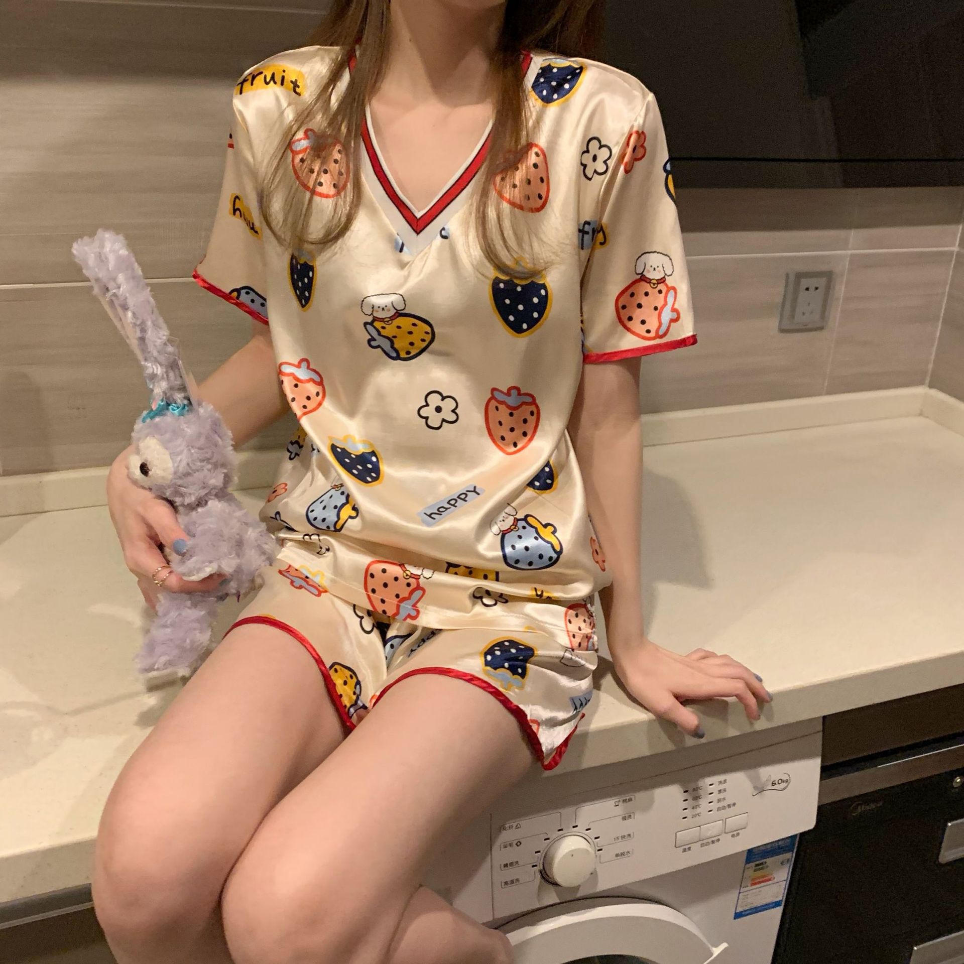 Pijamas de verano de las mujeres pantalones cortos de manga corta traje de seda de hielo delgado de las mujeres sexy con cuello en V pijamas de seda artificial desgaste del hogar de verano