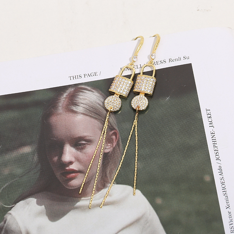 Pendientes de gancho de alta gama con borlas largas y diseño de candado, de moda, ecológicos, con microincrustaciones de circonita y chapado en oro.