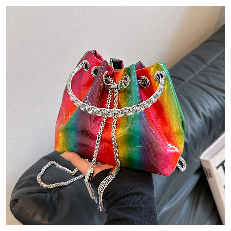 Women's Medium Pu Leather Solid Color Streetwear String Bucket Bag display picture 5