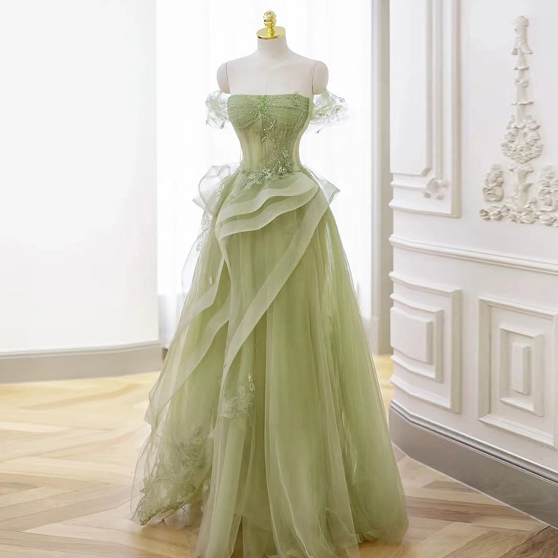 Vestido de noche verde de pecho 2026 verano nuevo anfitrión del anfitrión del anfitrión del anfitrión de graduación