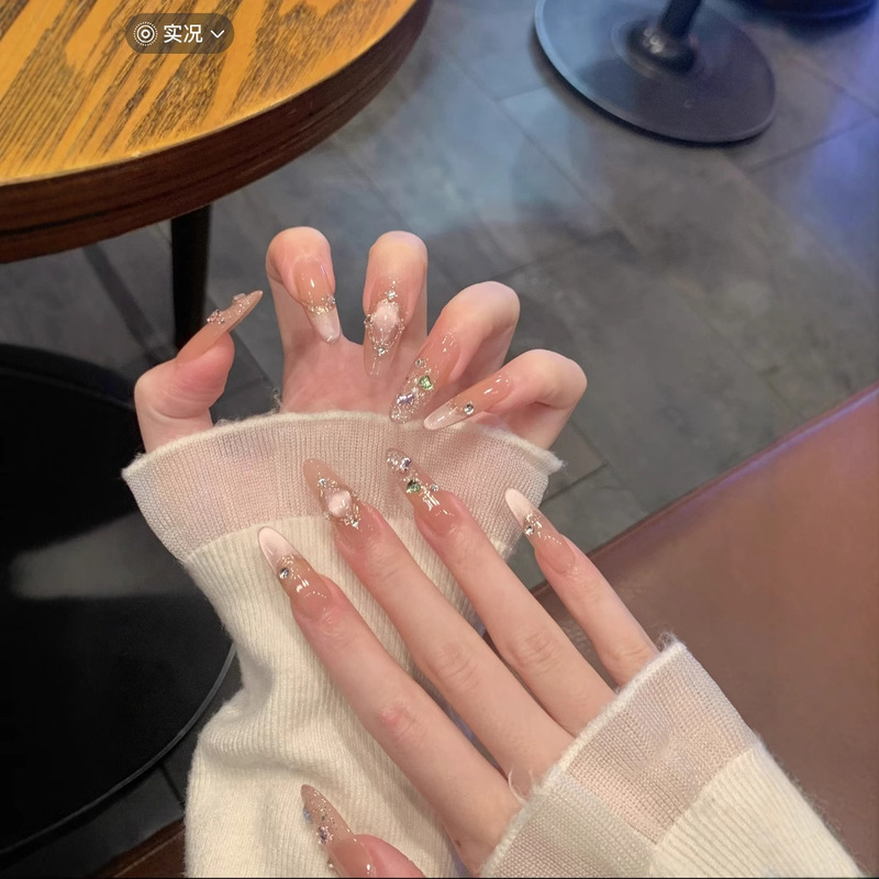 [Fenghua Manor] Rich family daughter, expensive gas, blush, glass beads, cat's eye, colored diamond, white, pure hand-worn nail art