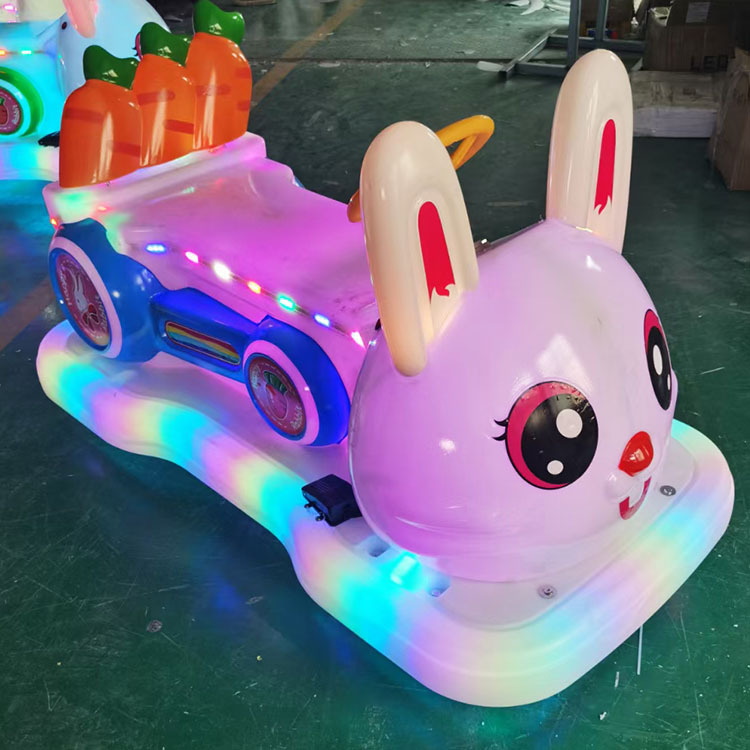 Vehículo todoterreno al aire libre para niños karting eléctrico mayorista para dos personas puede sentarse en línea cuadrada popularidad de los fabricantes de automóviles de choque