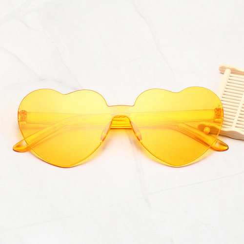 Transparent jelly color love sunglasses for men and women, heart-shaped sunglasses, cross-border European and American heart-shaped one-piece sunglasses