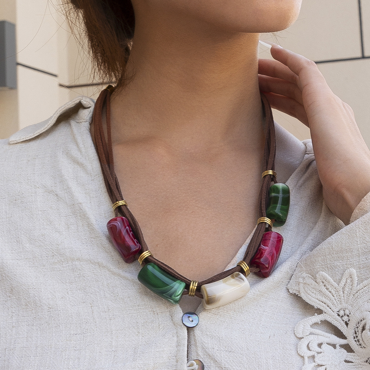 Alta Europa y América acero inoxidable acrílico collar de empalme multicolor ligero lujo versátil acero titanio no decolor cadena de clavícula