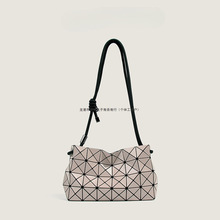 С����Ů2025�¿�����׺������������μ�б���С�����KҸ�°�