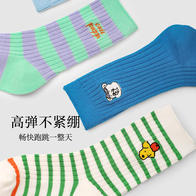1638 calcetines de los niños al por mayor 24 primavera letras dibujos animados bordado bebé calcetines algodón peinado deshuesado calcetines de los muchachos