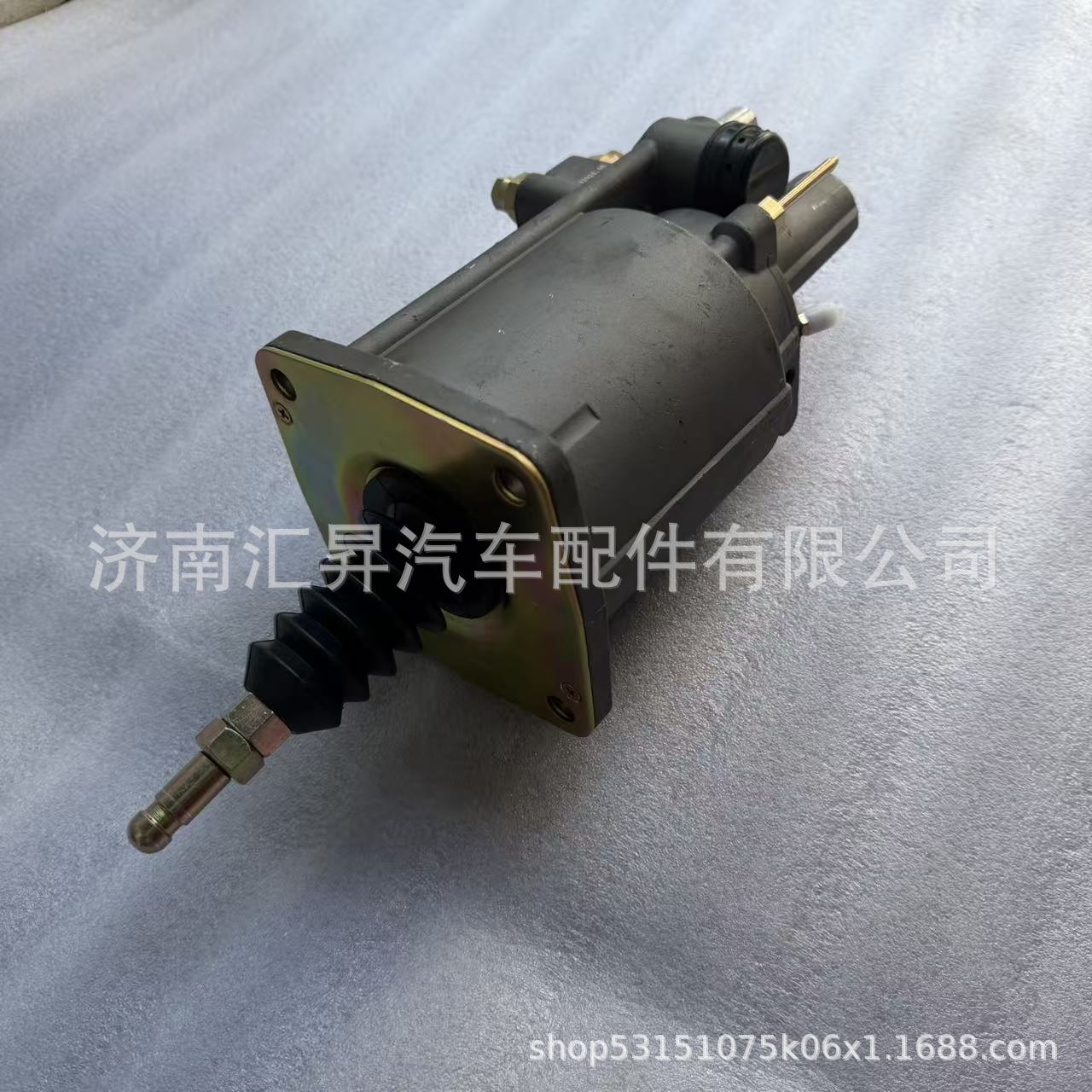 WG9725230041 Clutch booster cylinder (VOSS)