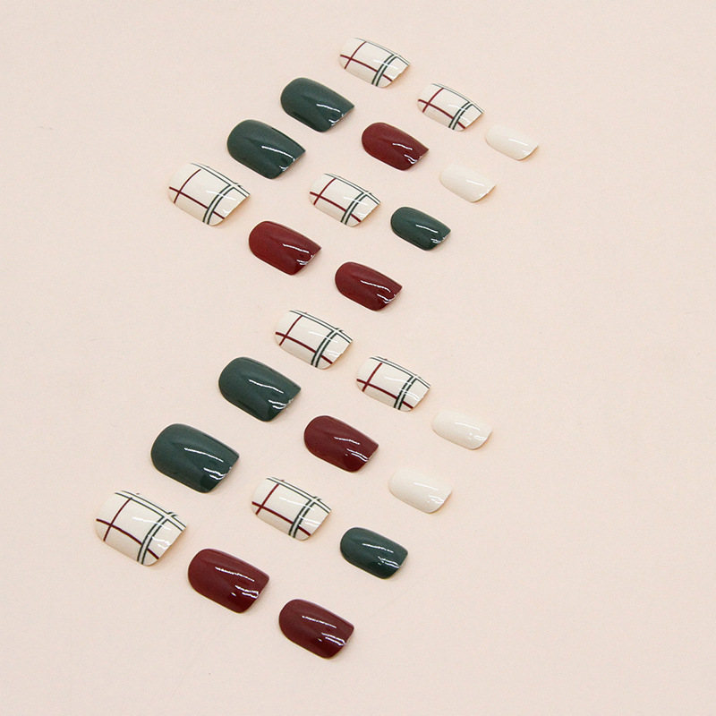 Vin rouge court, motif à carreaux vert foncé, élégant et à la mode, montrant du blanc lorsque vous portez une armure, style de luxe léger_voghion.com