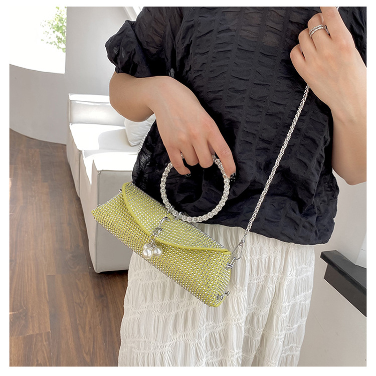 Women's Small Pu Leather Solid Color Elegant Vintage Style Magnetic Buckle Evening Bag display picture 10