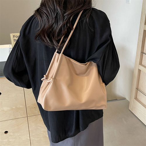 Gentle tote bag for women 2024 new large-capacity shoulder bag with a sense of foreign style for college students, commuting bag for class, female bag