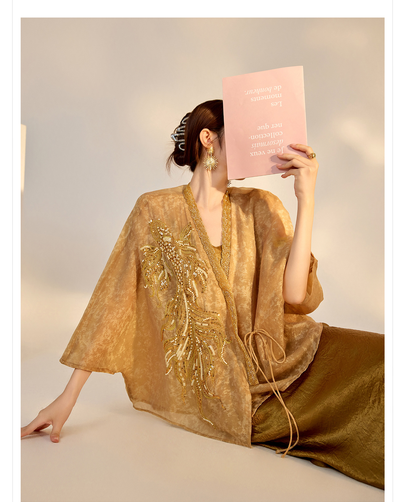 Áo dáng rộng kiểu mới thiết kế cao cấp thêu đính cườm ánh sáng, chất liệu rayon — Màu vàng chi tiết 12