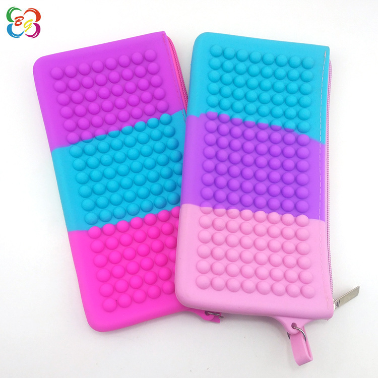 Bolsa de almacenamiento de silicona de gran capacidad de alto aspecto bolsa de cosméticos de cremallera multifuncional portátil cuadrada con impresión de logotipo