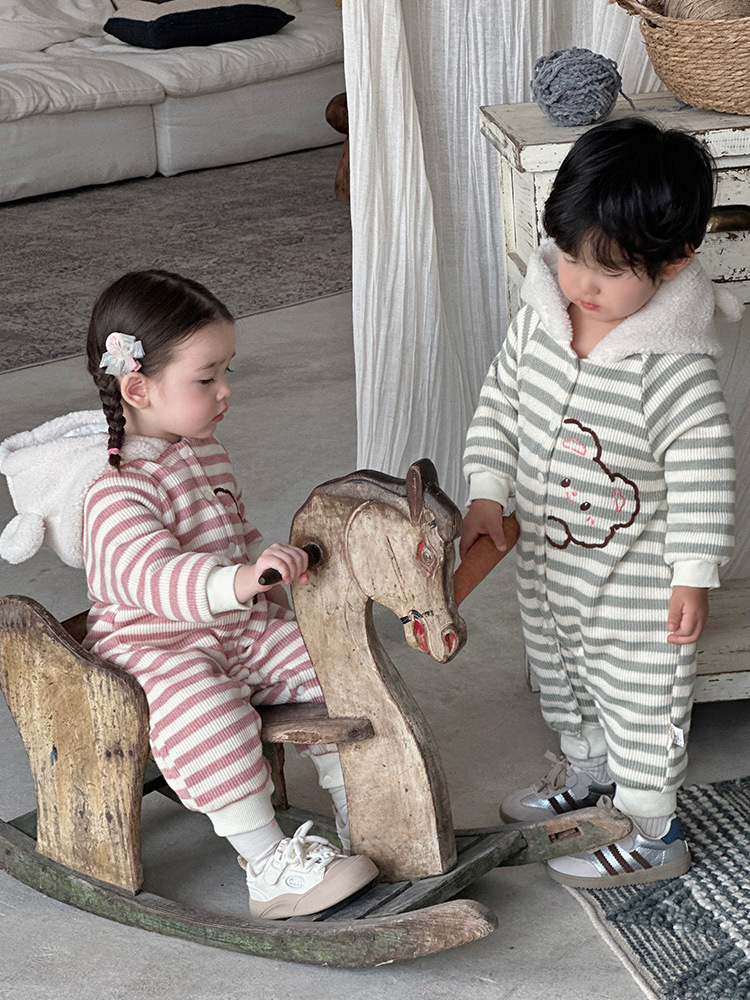 Ropa de bebé otoño e invierno oso a rayas mono clip de bebé escalada de algodón ropa de invierno super lindo y grueso cálido mameluco