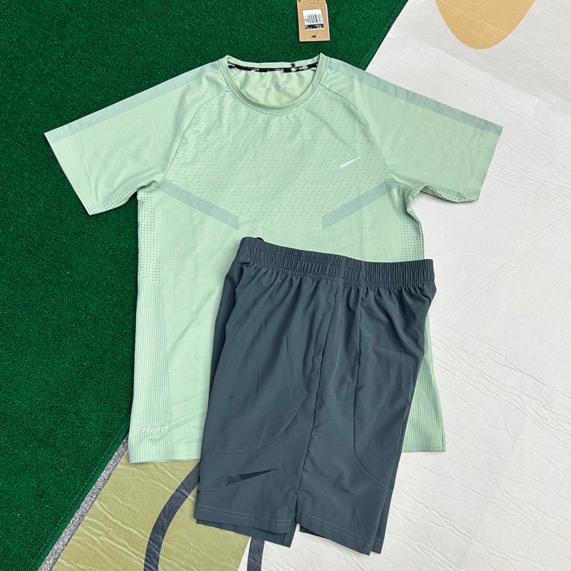 T1102 verde + fn3702 gris