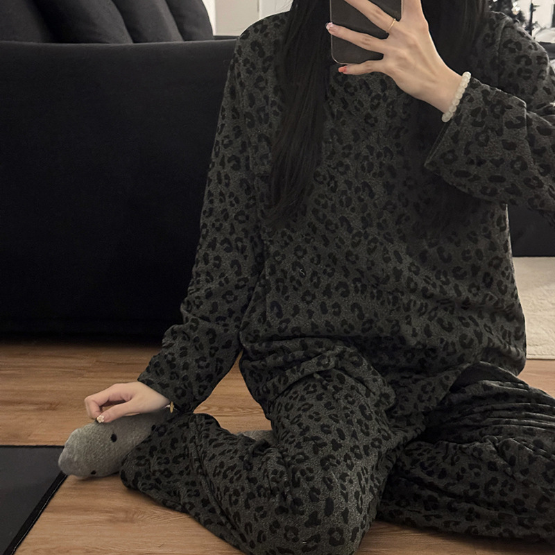 긴팔 풀 레오파드