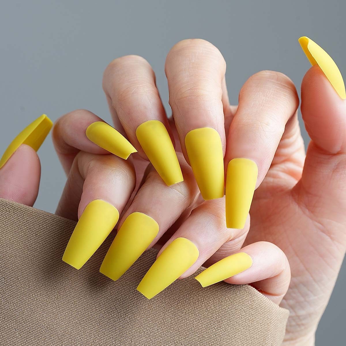 Venta caliente transfronteriza de uñas postizas de color sólido, uñas de color, uñas de uñas cuadradas de longitud media, al por mayor