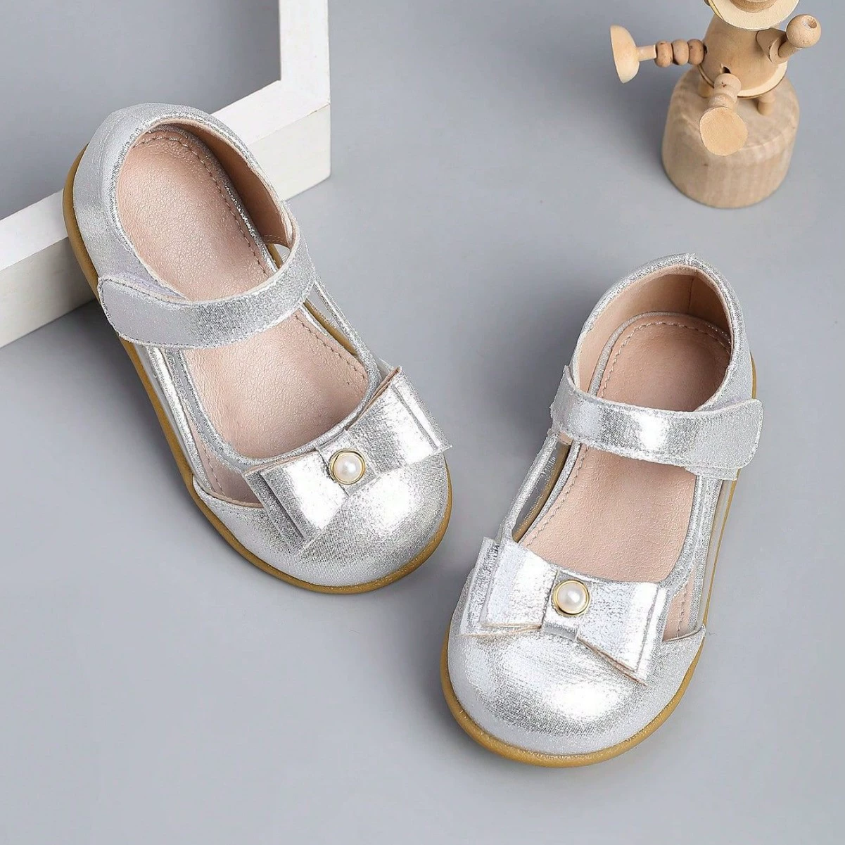 Трансграничная внешняя торговля Французские банты девушки с круглой головкой липучки Одиночная обувь модная обувь принцессы нескользкие кожаные туфли