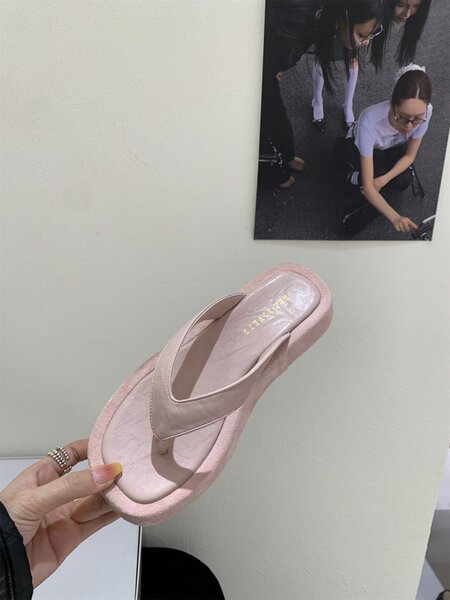 豹纹法式人字拖鞋女2025新款夏外穿仙女风凉鞋海边沙滩厚底夹趾拖