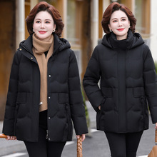 专柜防寒中老年妈妈羽绒服女短款2025新款洋气质加厚保暧冬季外套