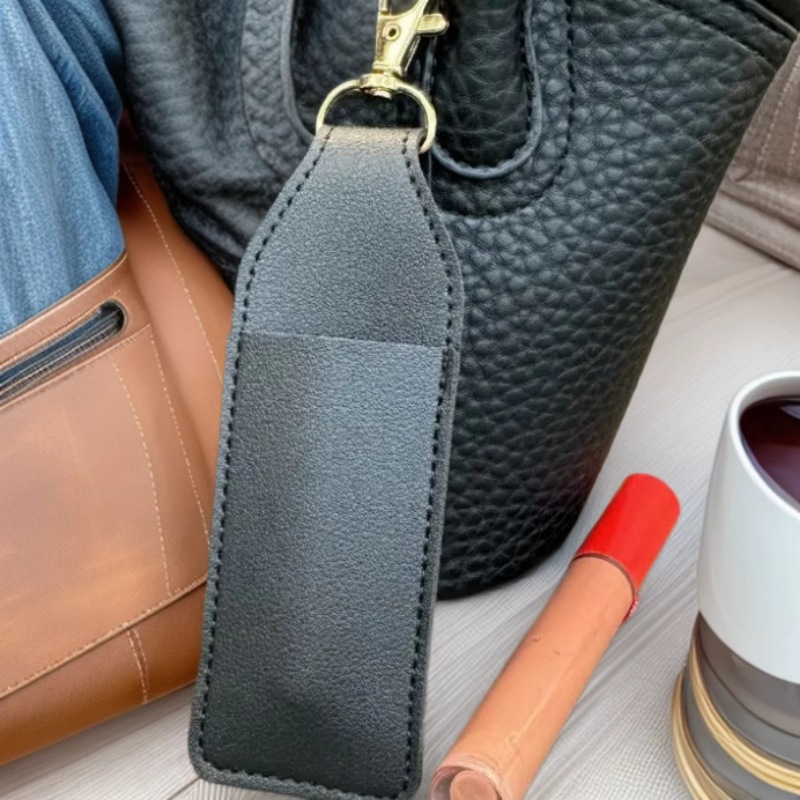 Cross-border spot PU leather fashion lipstick storage case, keychain, bag charm, portable perfume and lipstick storage bag