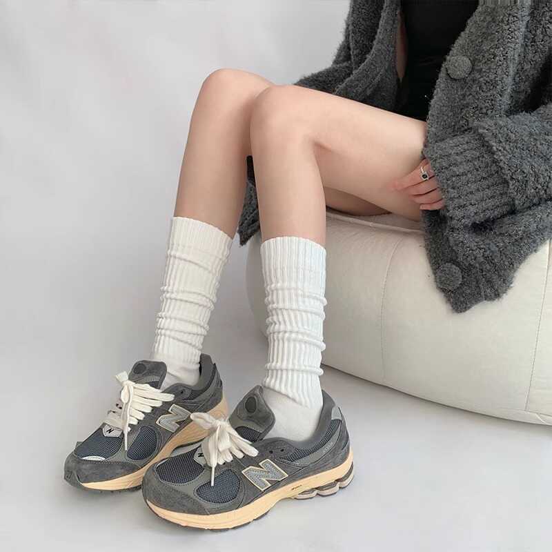 Calcetines transpirables de pantorrilla de punto de color sólido de todo fósforo de moda americana de primavera y verano ~ Apile las medias y use súper hermoso ~