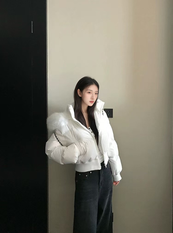 芬兰雪境 冬季毛领连帽收腰加厚短款羽绒棉服女|undefined