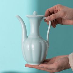 Fangsong-style ceramic teapot for tea preparation, a hand-held teapot and soup bottle—perfect for Song Dynasty tea-tasting competitions, training sessions, and practice tea-making.