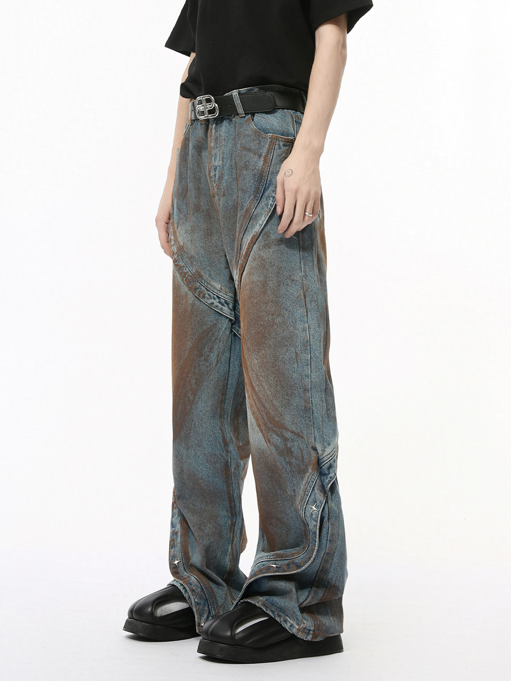 MTLCLOTHES Hombres| Nuevos productos de otoño de alta calle de residuos de viento de tierra hacer viejos teñidos sucios empalme deconstrucción jeans casuales