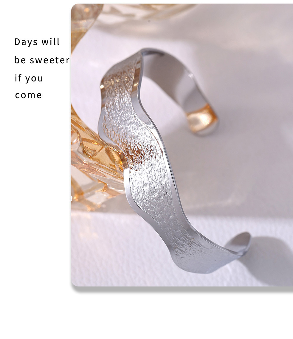 Personalized Square Sugar Ripple C-shaped Titanium Steel Bracelet_voghion.com
