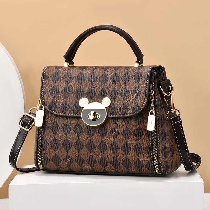 Bolsa pequeña popular de este año 2022 nueva moda estilo occidental hombro todo partido Internet celebridad crossbody portátil pequeña bolsa cuadrada bolso de las mujeres