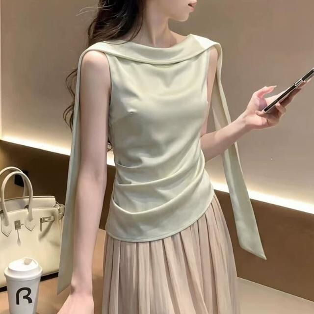 French-Style Socialite Style Irregular Tie-Up Shirt, Gentle and Age-Reducing, Sleeveless Top for Commuting, Light Green, Off-Shoulder, High Elasticity