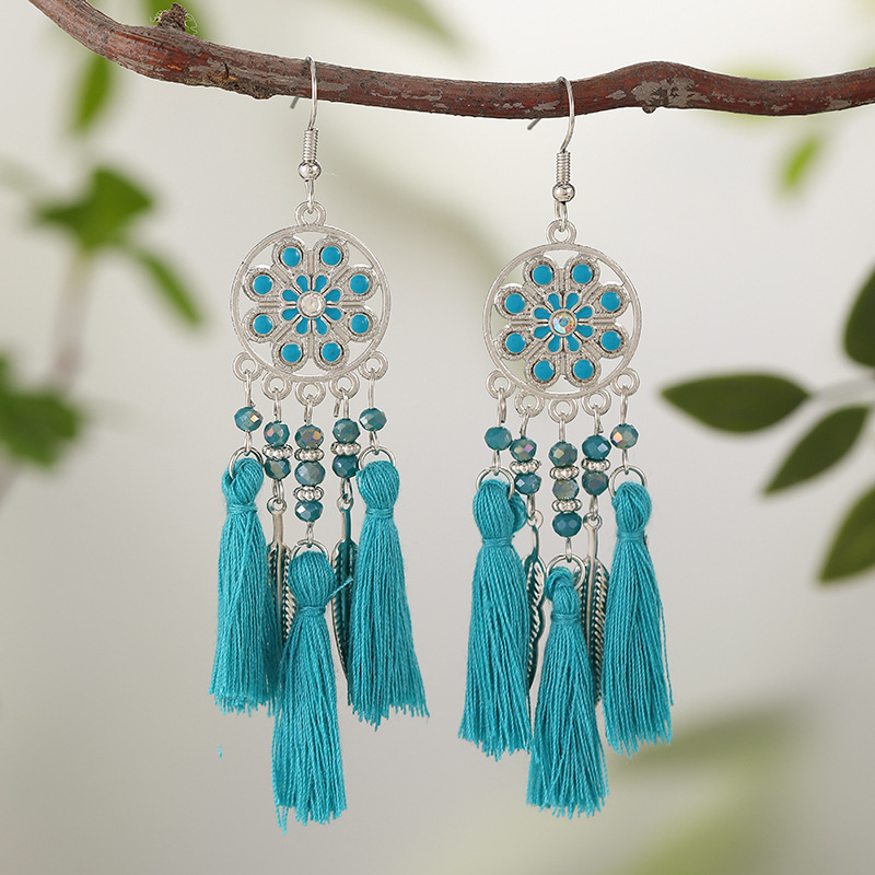 Fresh retro earrings with tassels
