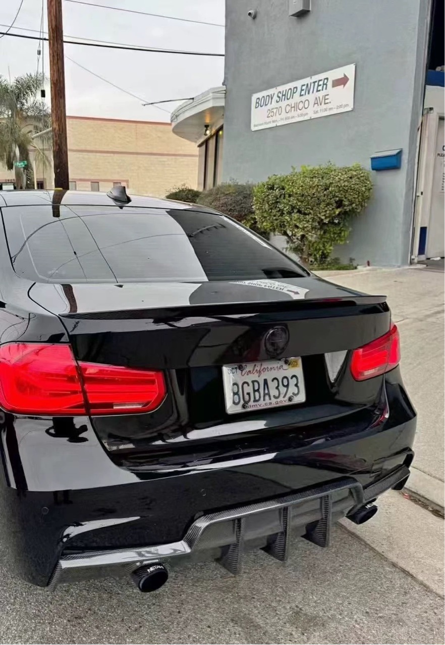 Suitable for Bmw 3 Series F30 F35V Real Carbon Fiber Rear Lip Modification and Upgrade Rear Diffuser 2014-2018