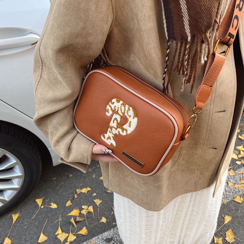 Bolso bandolera transfronterizo con letra P nuevo bolso de hombro simple con estampado de nicho Bolsos de todo fósforo de moda de alta gama Bolsos