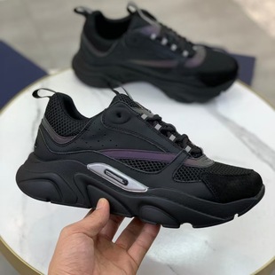 �W��վ��H���ܕr���\�����eţƤƴ�ӾW�ۿ���͸����ƴɫ�ϵ�Ь