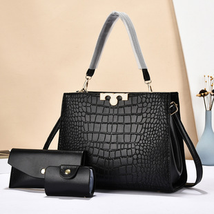 �羳3�����¿�Ůʿ�{�~�y�μ�б����ϰ�ͨ�ڕr�аٴ�Ů�������