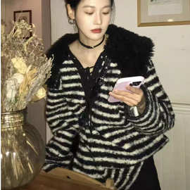 韩系复古穿搭条纹绑带V领长袖毛衣秋冬宽松带毛领上衣针织衫