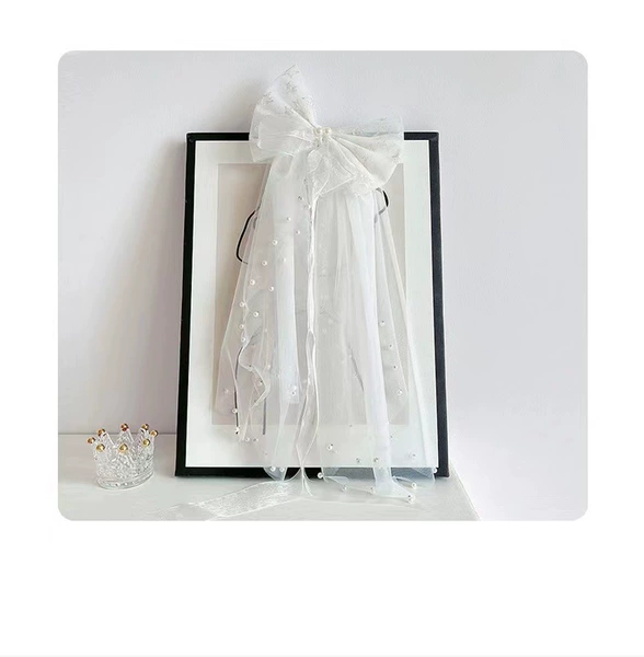 Off-white five-pointed star bow veil