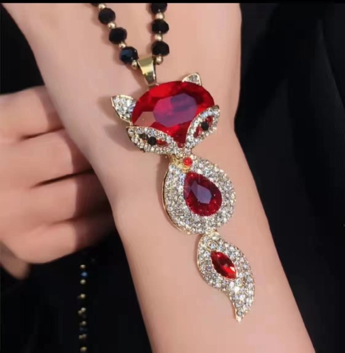 黑链红水晶狐狸