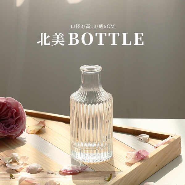 Retro light luxury relief transparent French mini glass vase living…