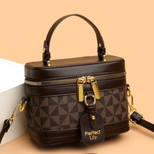 批发高级感复古水桶包跨境新款时尚女包饭盒包撞色单肩斜挎手提包