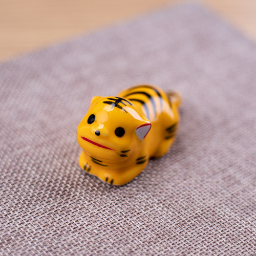 Ceramic pen holder study four treasures Japanese style cute student adult animal pen holder pen mountain holder pen holder calligraphy ornaments