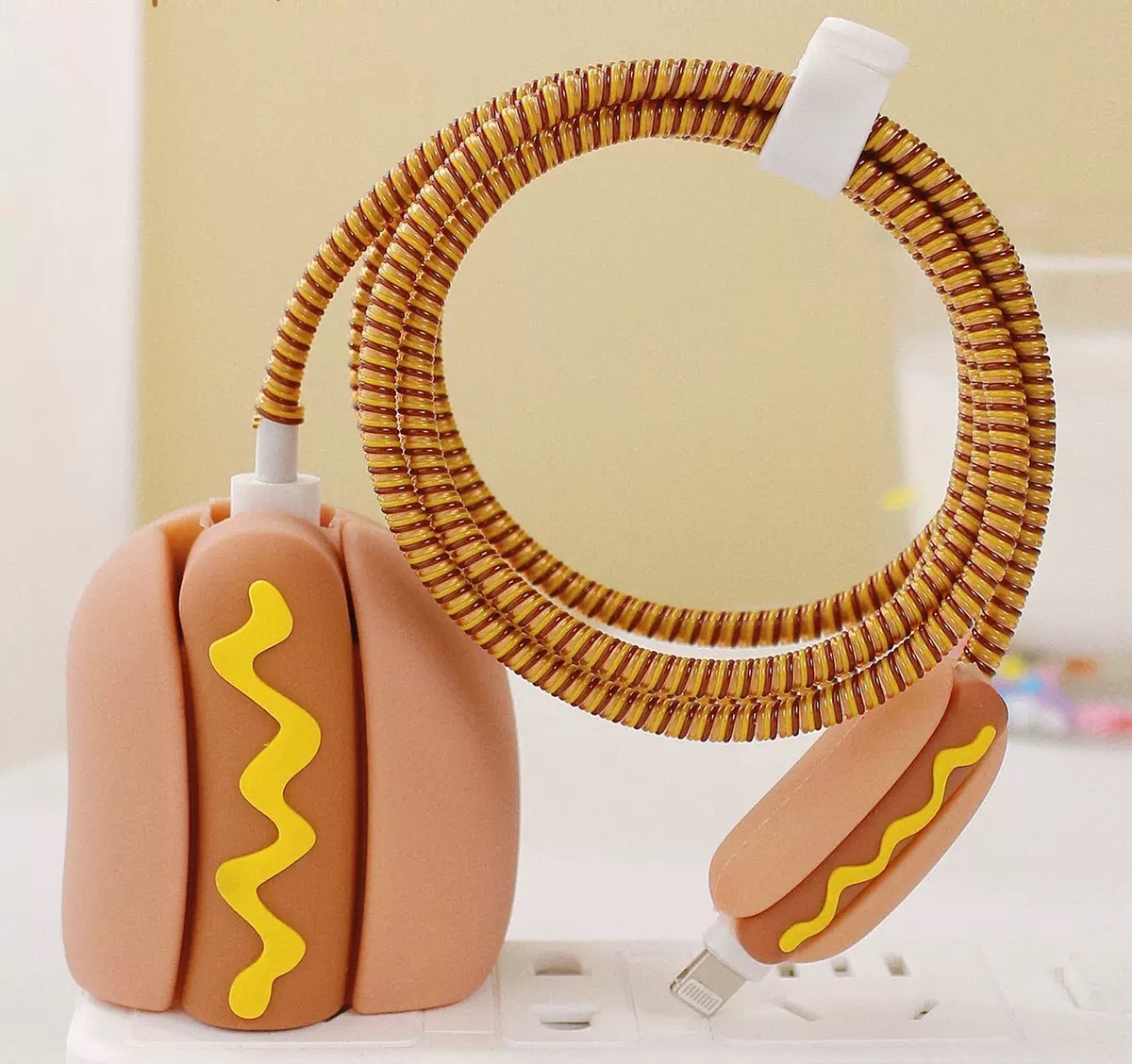 2023 nuevo cargador de dibujos animados cubierta protectora adecuada para Apple carga rápida cabeza 18/20W estándar europeo estándar americano aplicable