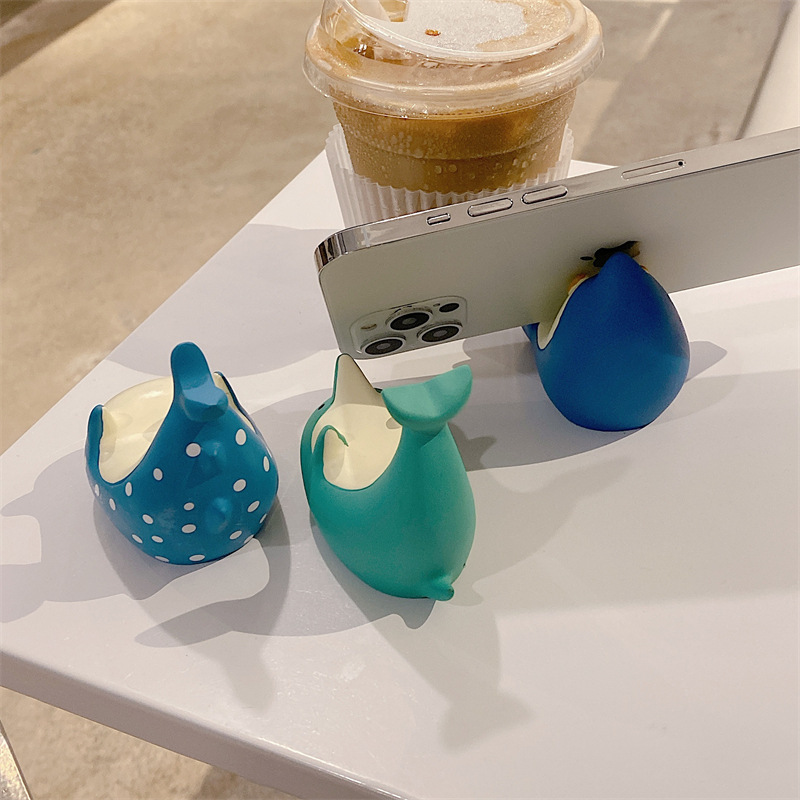 Mobile Phone Holder Classification plastic Material Penguin Dolphin Plastic Simple Style Mobile Phone Holder